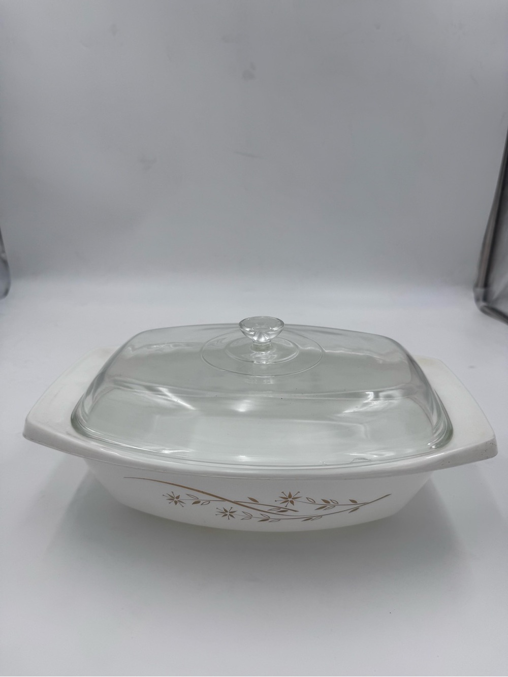 Vintage Pyrex Golden Honeysuckle casserole dish w/ lid milk glass white 1.5 qt